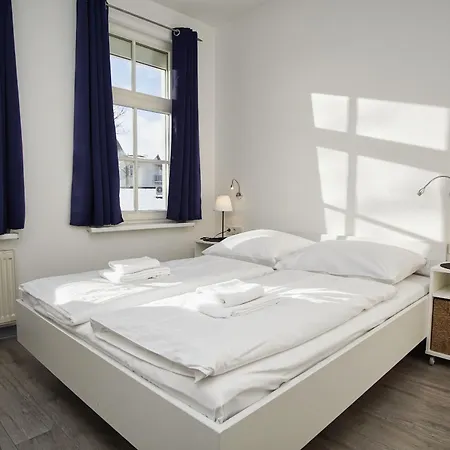 Im Zentrum Gelegene 2-raum-wohnung - Haus Rugier 03 * Goehren (Ruegen)